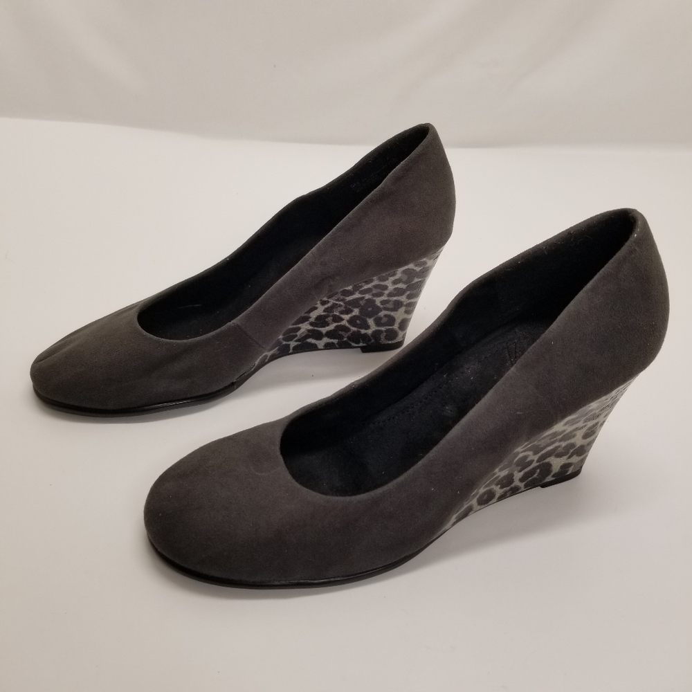 A2 Aerosoles Plumberry Womans Sz 8 Gray Fabric Wedge Loafer Slip On Animal Print
